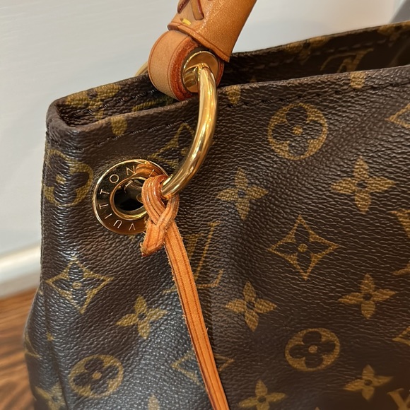 Louis Vuitton authentic Artsy MM - Picture 4 of 14